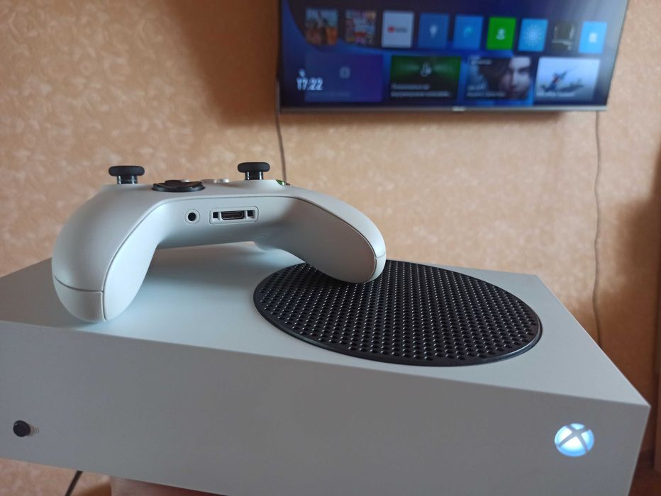 Xbox series s ігрова приставка