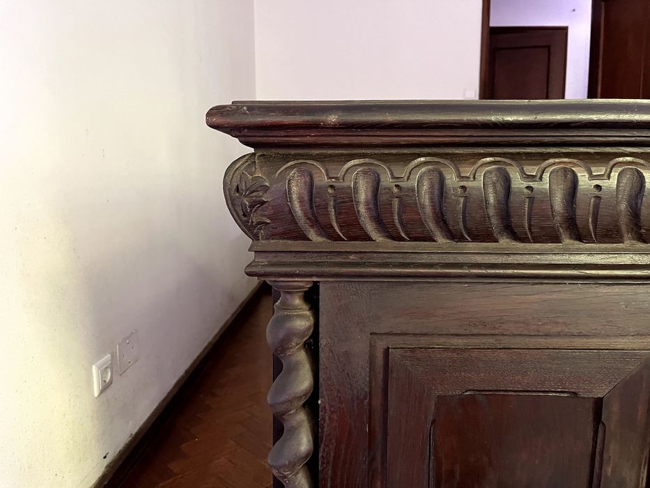 Secretária de centro, muito antiga e em ótimo estado