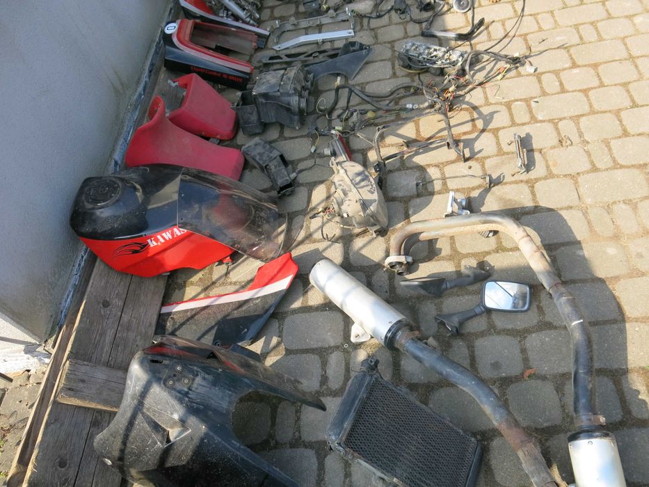 Lagi z kompletnym hamulcem Kawasaki GPZ 600R