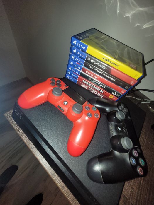 PS4 Slim 1TB, 7 gier