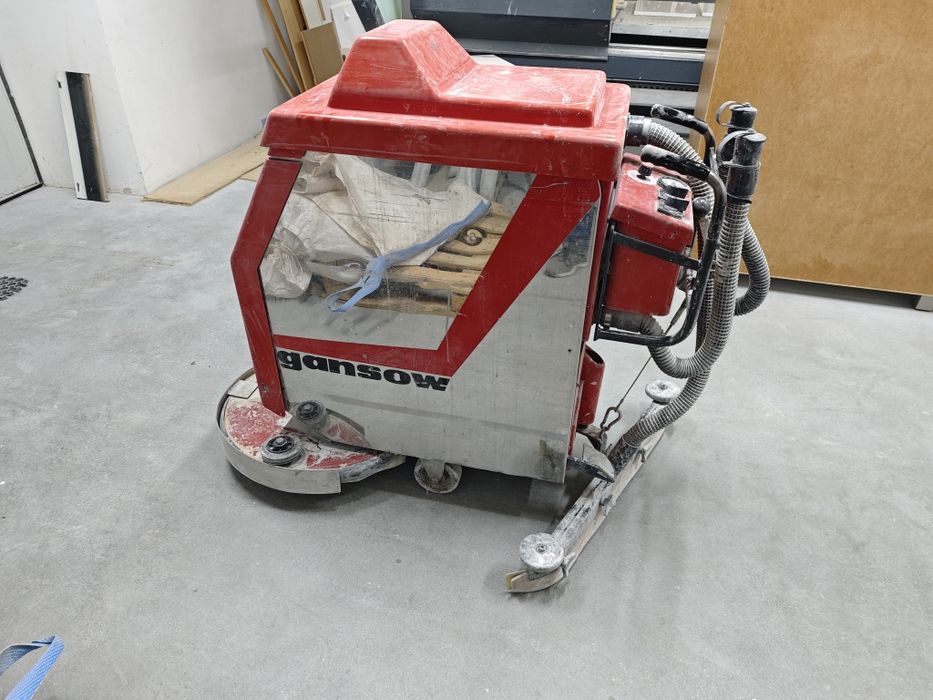 szorowarka przemysłowa myjka do posadzek podłóg Gansow