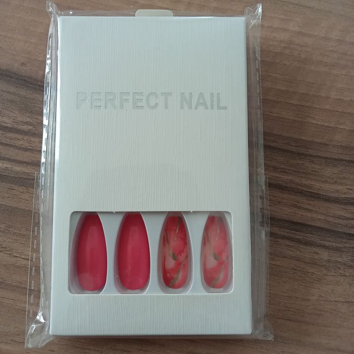 Sztuczne paznokcie ( różne wzory)