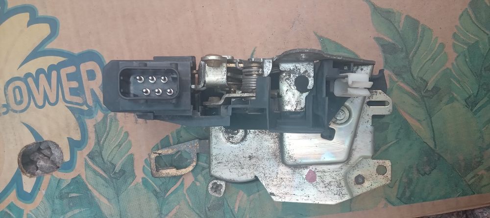 Петлі Кришки Багажника седан бмв е36