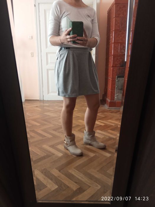 Нова спідниця 40р. Reserved