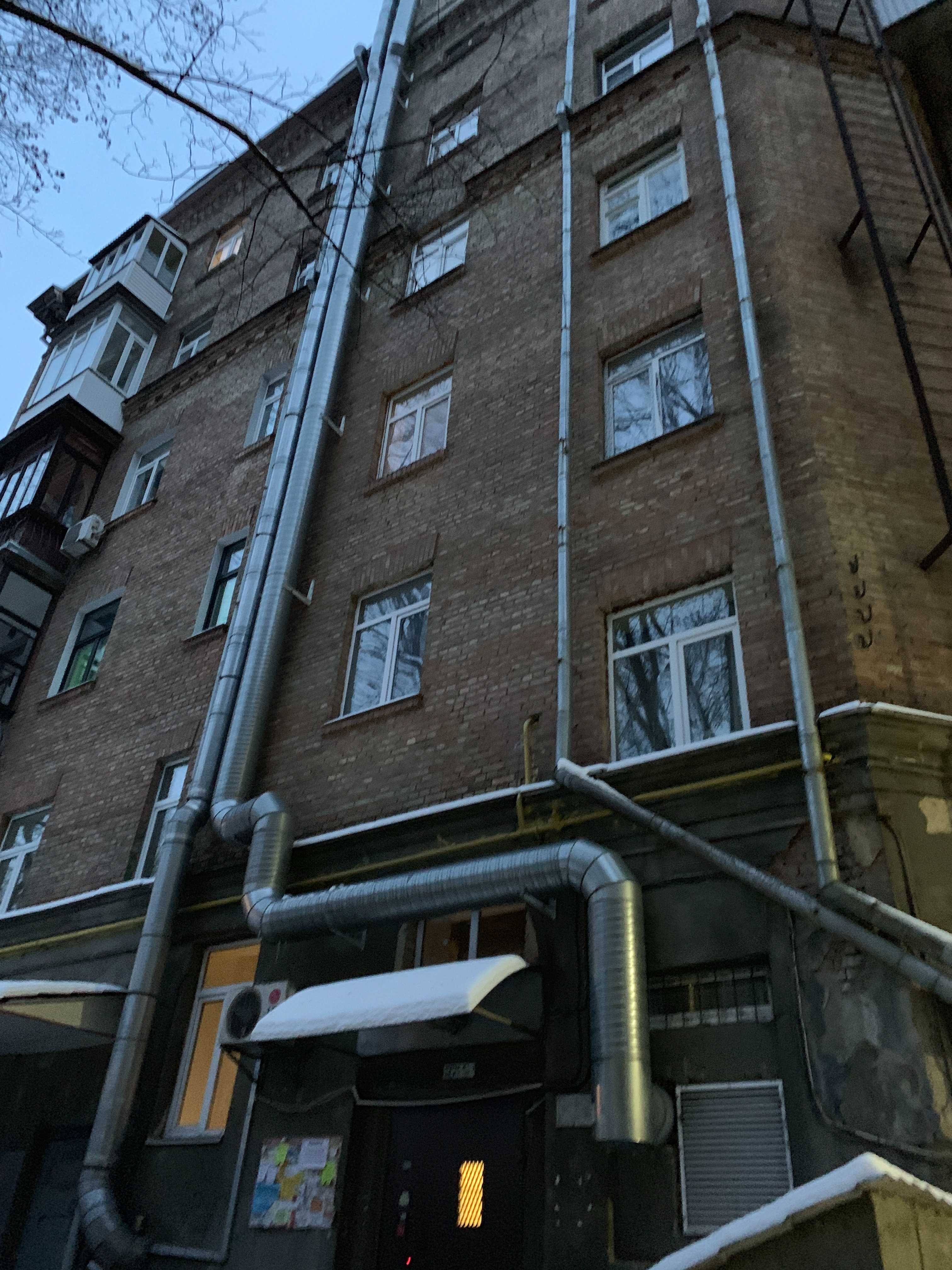 Фасадне приміщення біля Майдану Незалежності