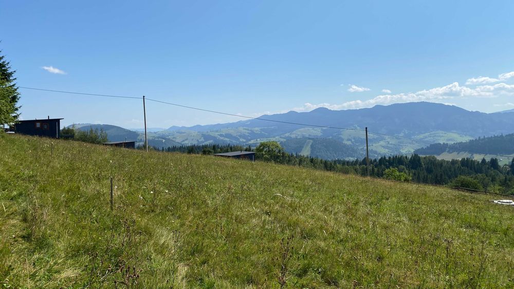 Земля з видом на 180, з водою і під будову