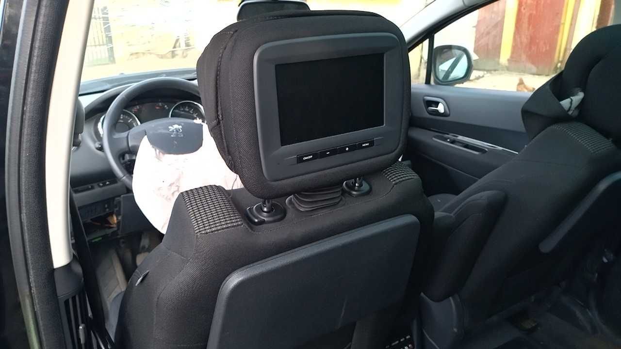 Fotele Peugeot 5008 I DVD