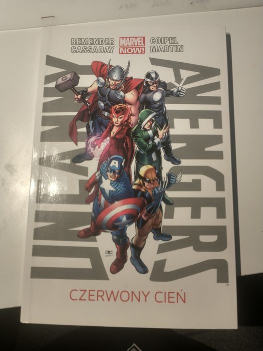 Komiks Marvela Avengers czerwony cień