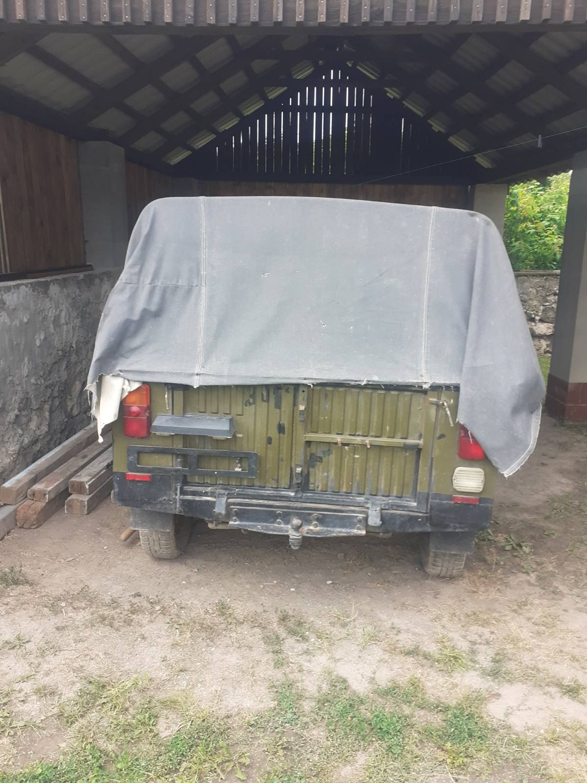 Автомобіль  всюди хід на мінімалках