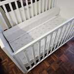Cama/berço de bebe muito bonita