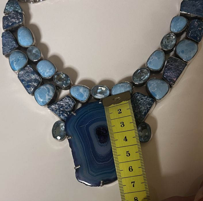 Продам колье серебро м натуральными камнями