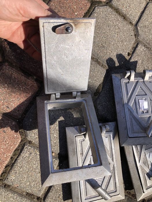 Wyczystka drzwiczki kominowe pieca kaflowego kuchni srebrne 4 szt NOWE