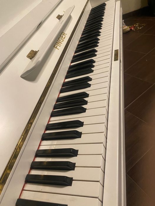 фортепіано , 90% новий