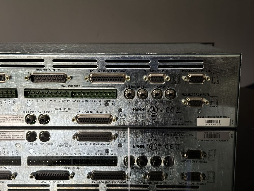 QSC USL JSD-80D Cyfrowy i analogowy procesor kinowy