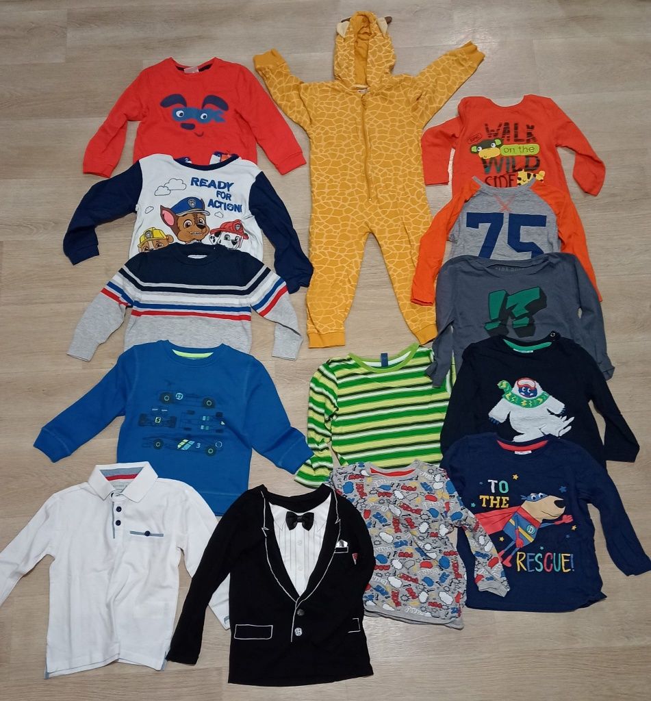 Zestaw ubrań kurtki, bluzy, spodnie, koszulki r. 98