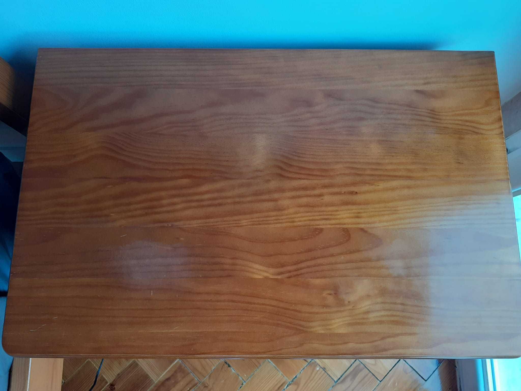 Mesa de cabeceira em madeira - Móveis Leal, Paços de Ferreira