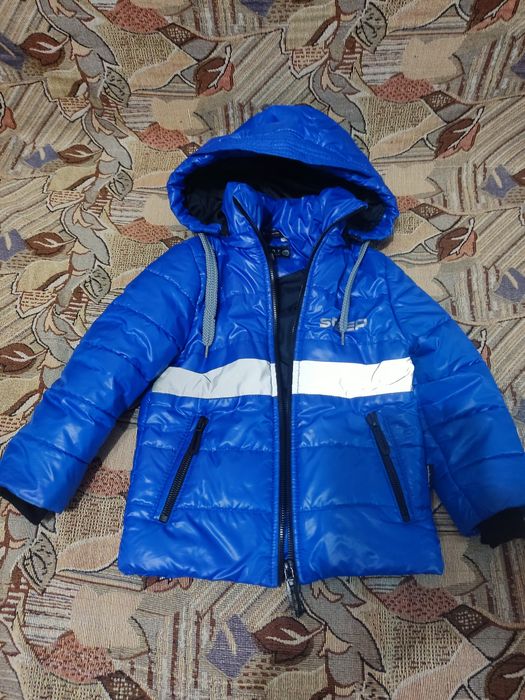 Продаю детскую курточку