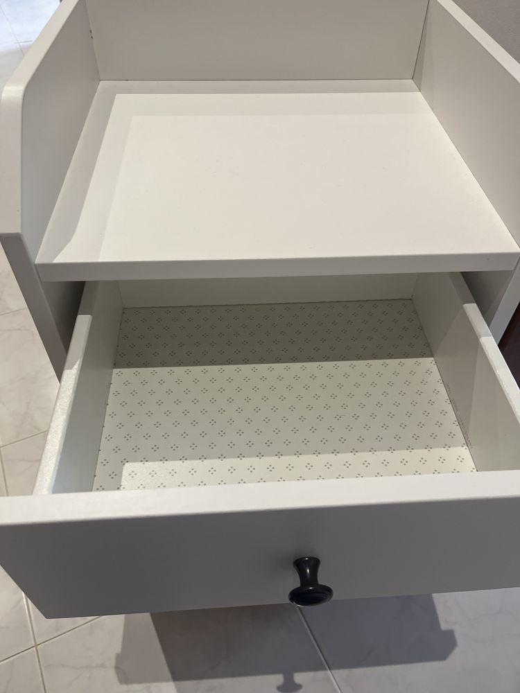Mesas de cabeceira IKEA