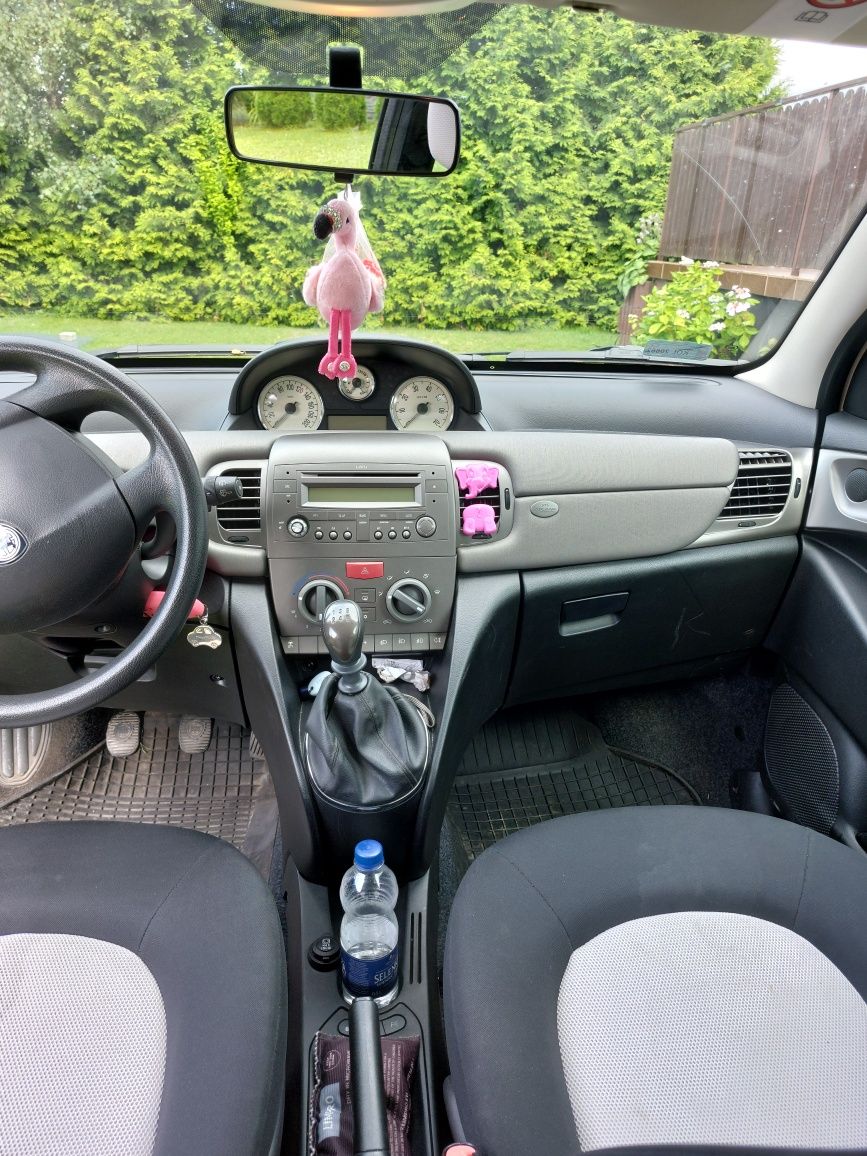 Lancia Ypsilon 1.2 80 KM