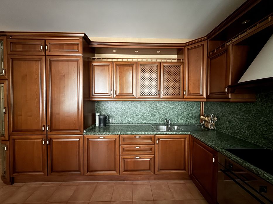 Центр , вул. Павлівська 17 , дворівнева квартира .