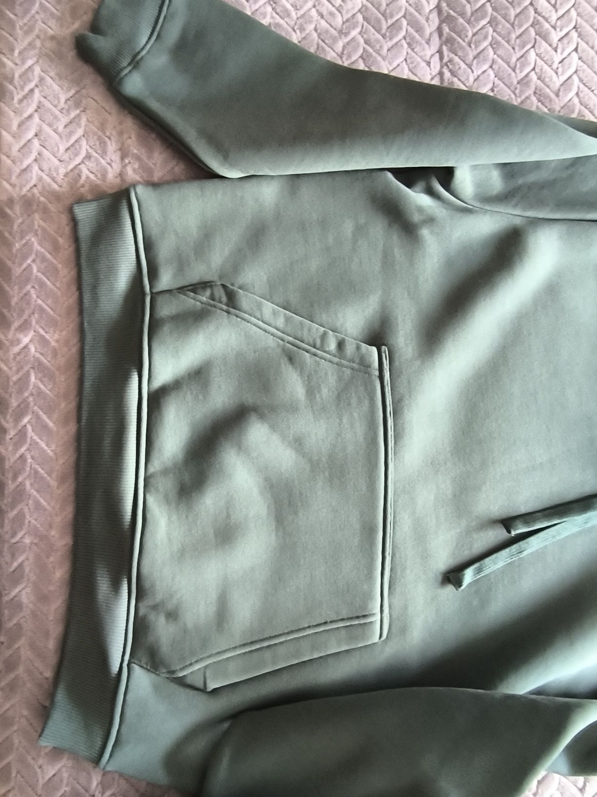 Sweat nova com carapuço