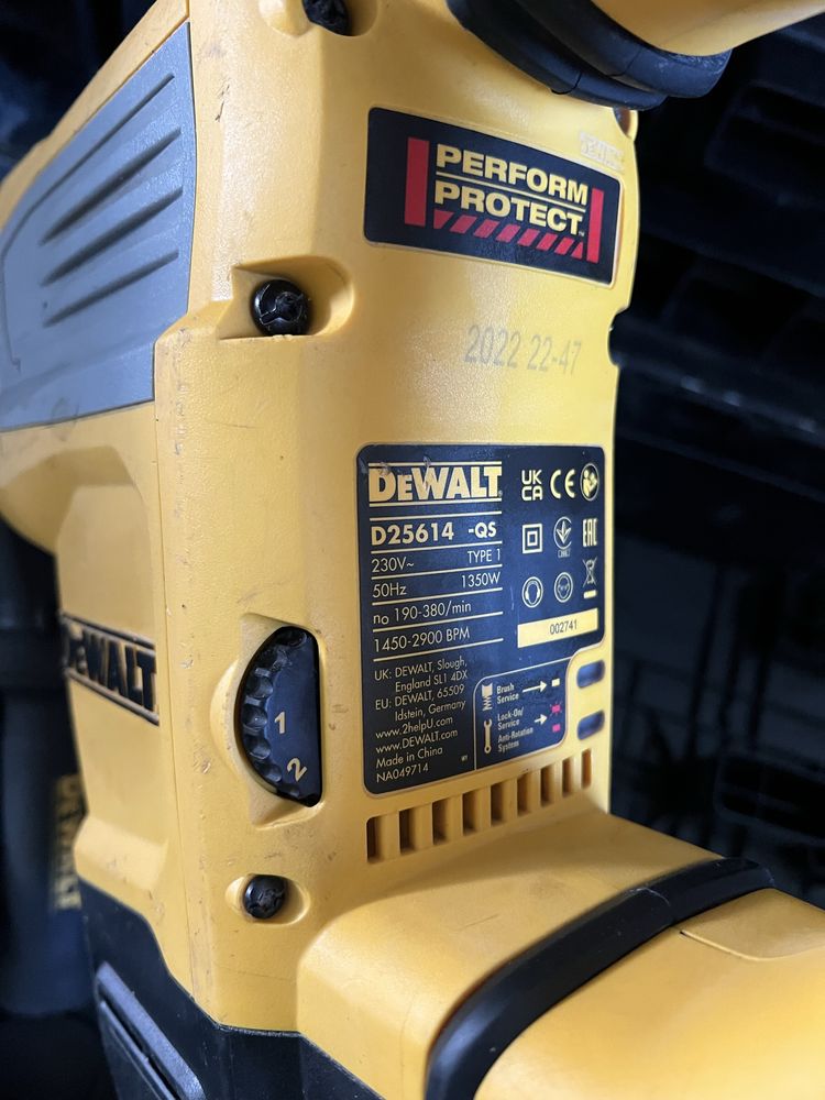 перфоратор  SDS-MAX Dewalt D25614