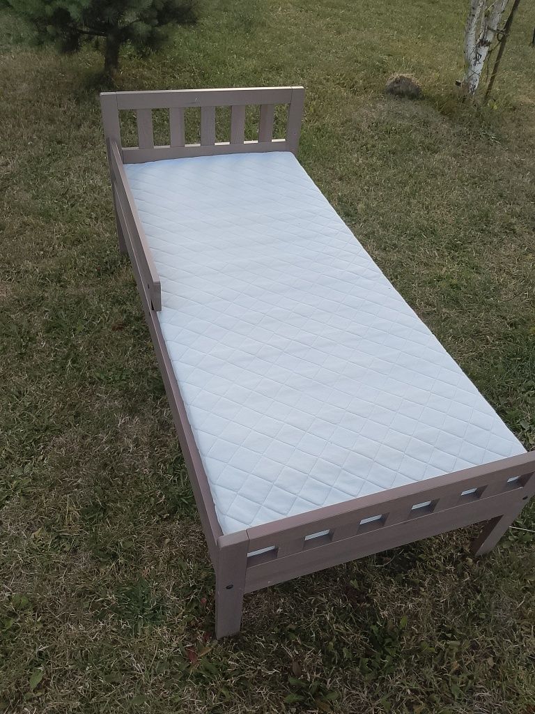 Łóżko dziecięce IKEA z materacem
