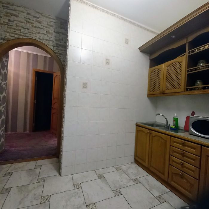 Посуточно 2 комн. сталинка, пл. Льва Толстого , ул. Ш. Руставели 26.