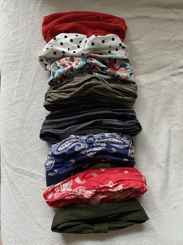 Lenços de cabeça, bandanas e echarpe