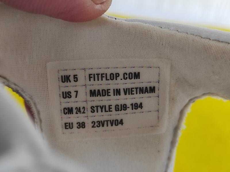 Кожанние,брендовие,ортопедические босоножки fit flop р.38