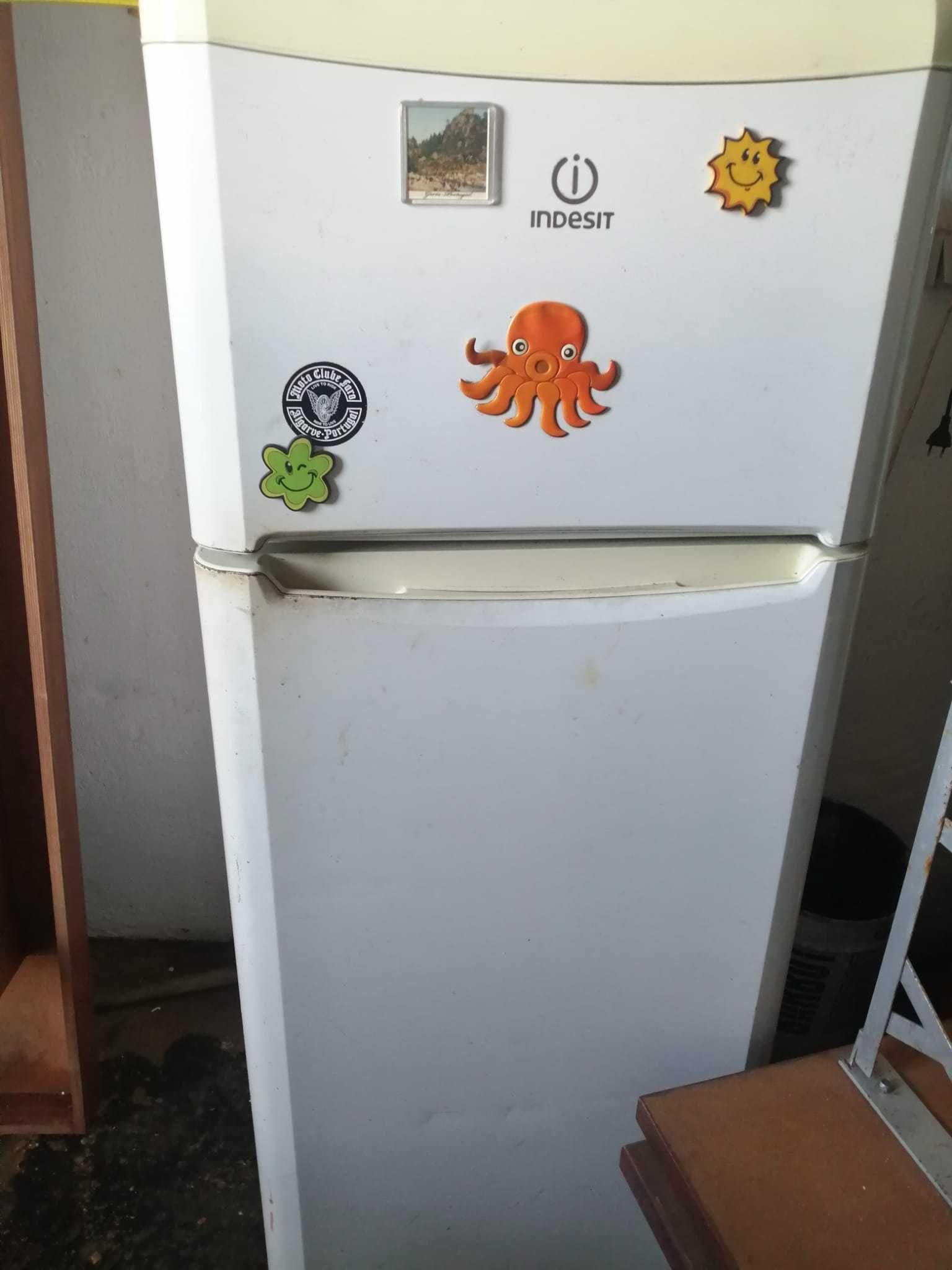 Frigorífico combinado pequeno