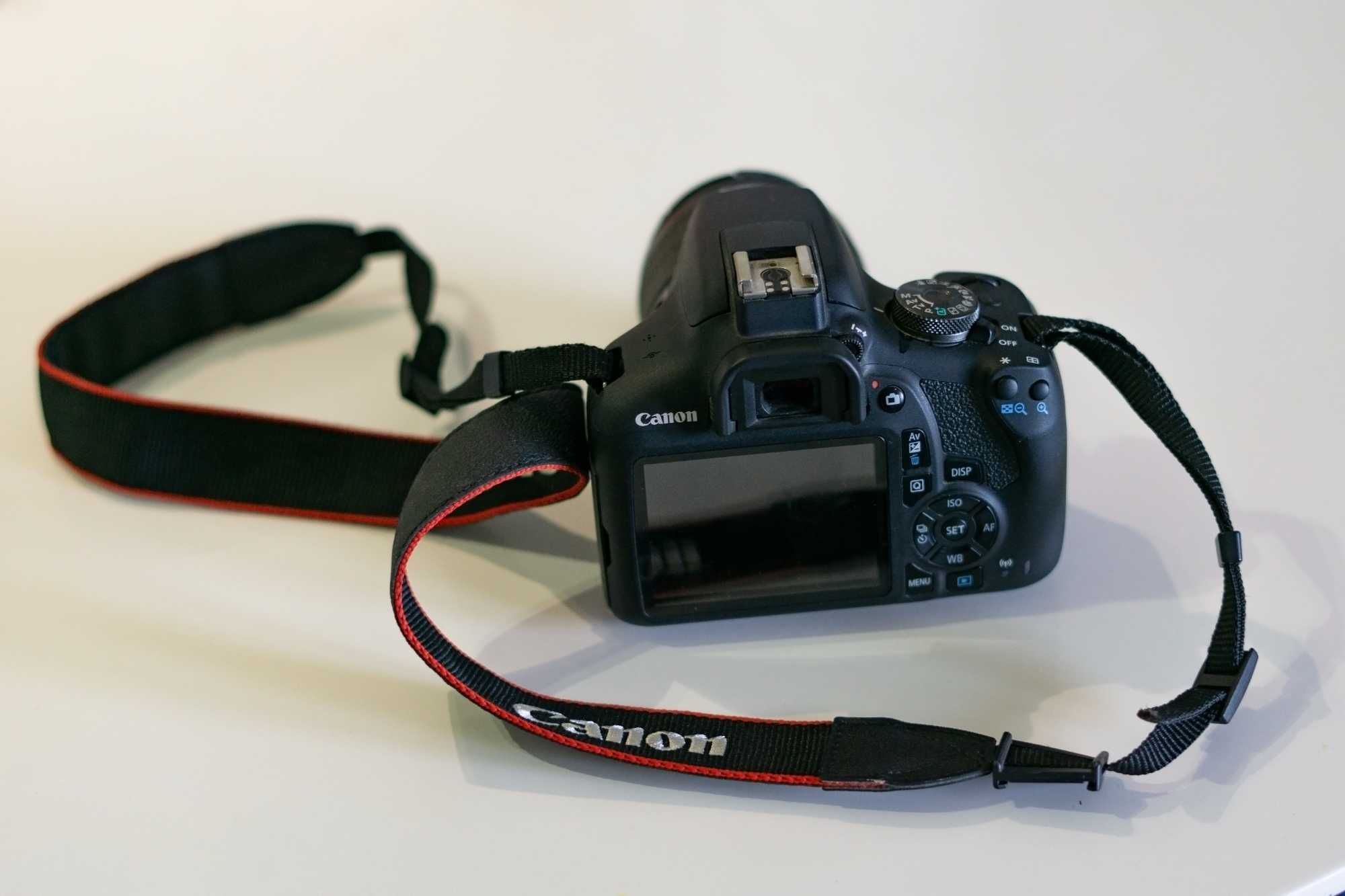 Canon 2000D комплект