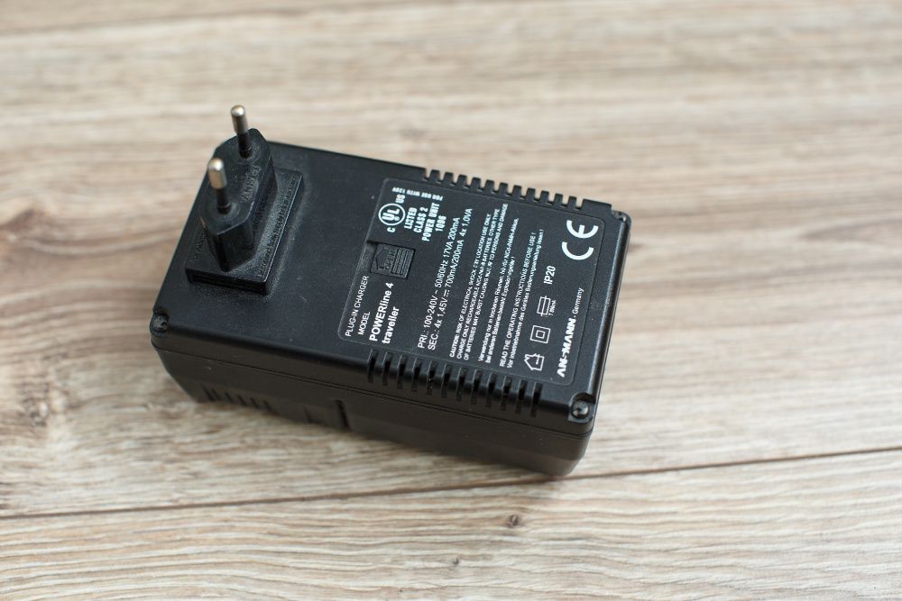 Зарядное устройство Ansmann Powerline 4 traveller б/у