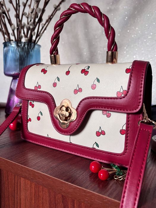 Маленька сумка червона дизайн Вишні
