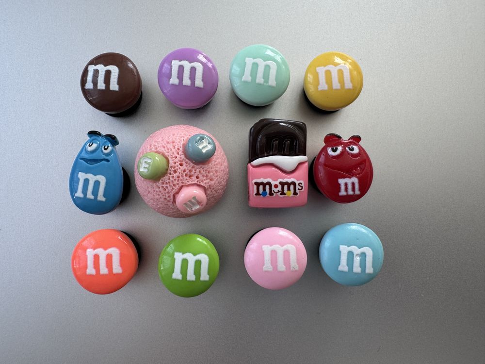 Charms Crocs M&M przypinki nowe