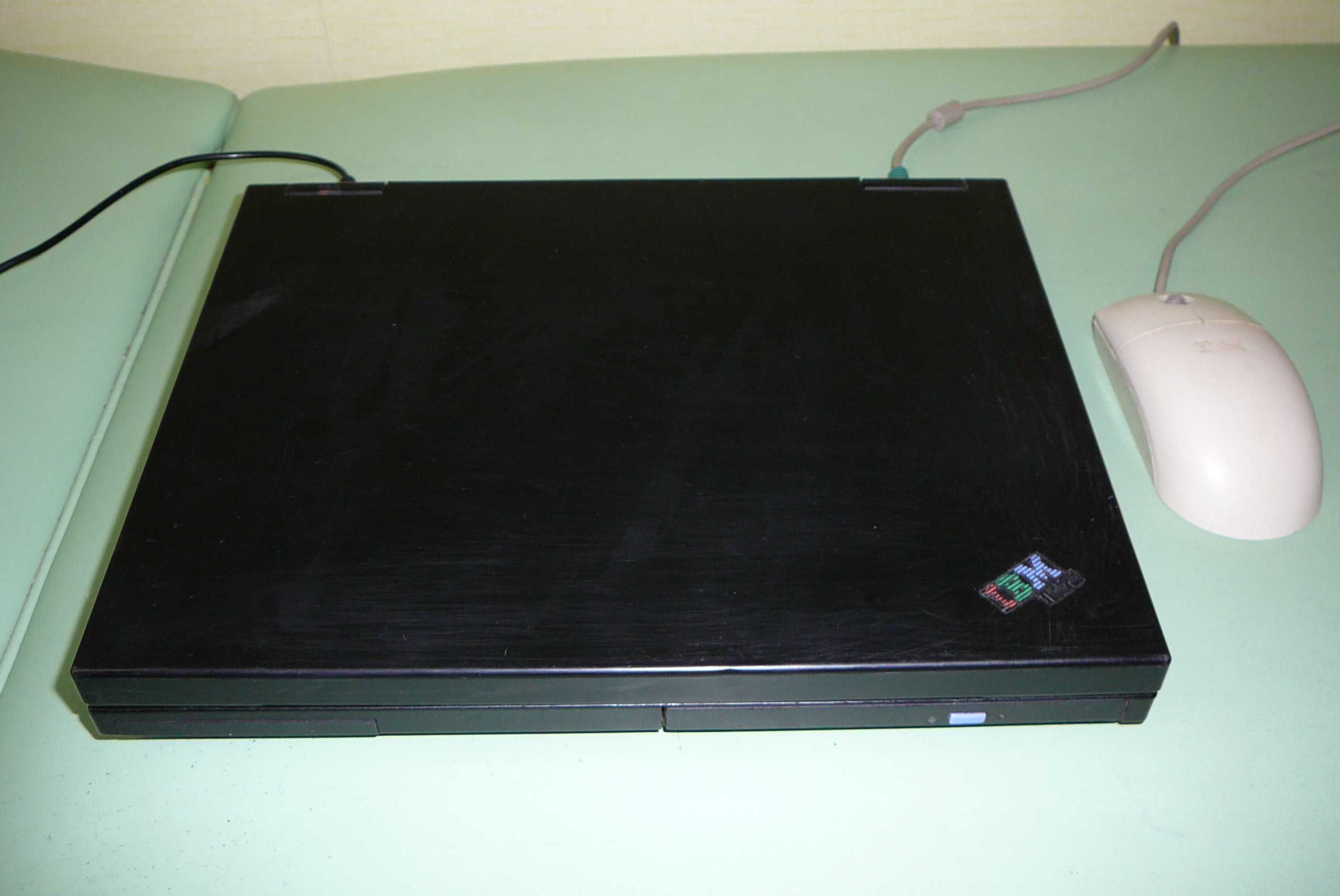 Колекционний ноутбук IBM ThinkPad Type 2645 1998 року в робочому стані