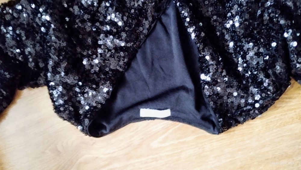 Suknia wieczorowa z cekinami