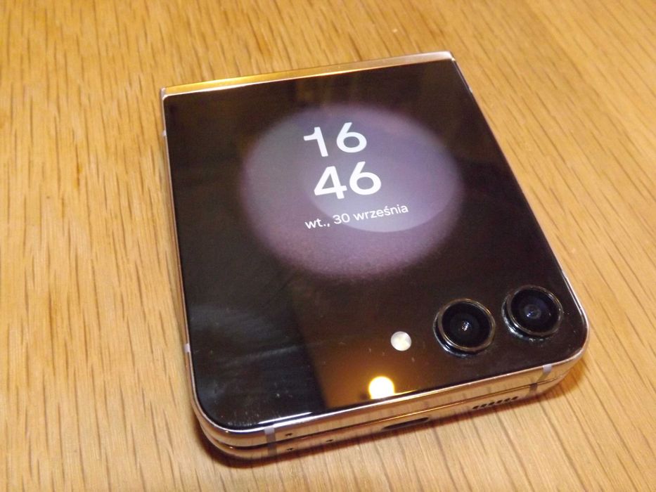 Samsung Galaxy Z Flip 5 256GB różowy nowy wyświetlacz !