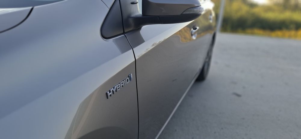 Toyota Auris 1.8 hybryda