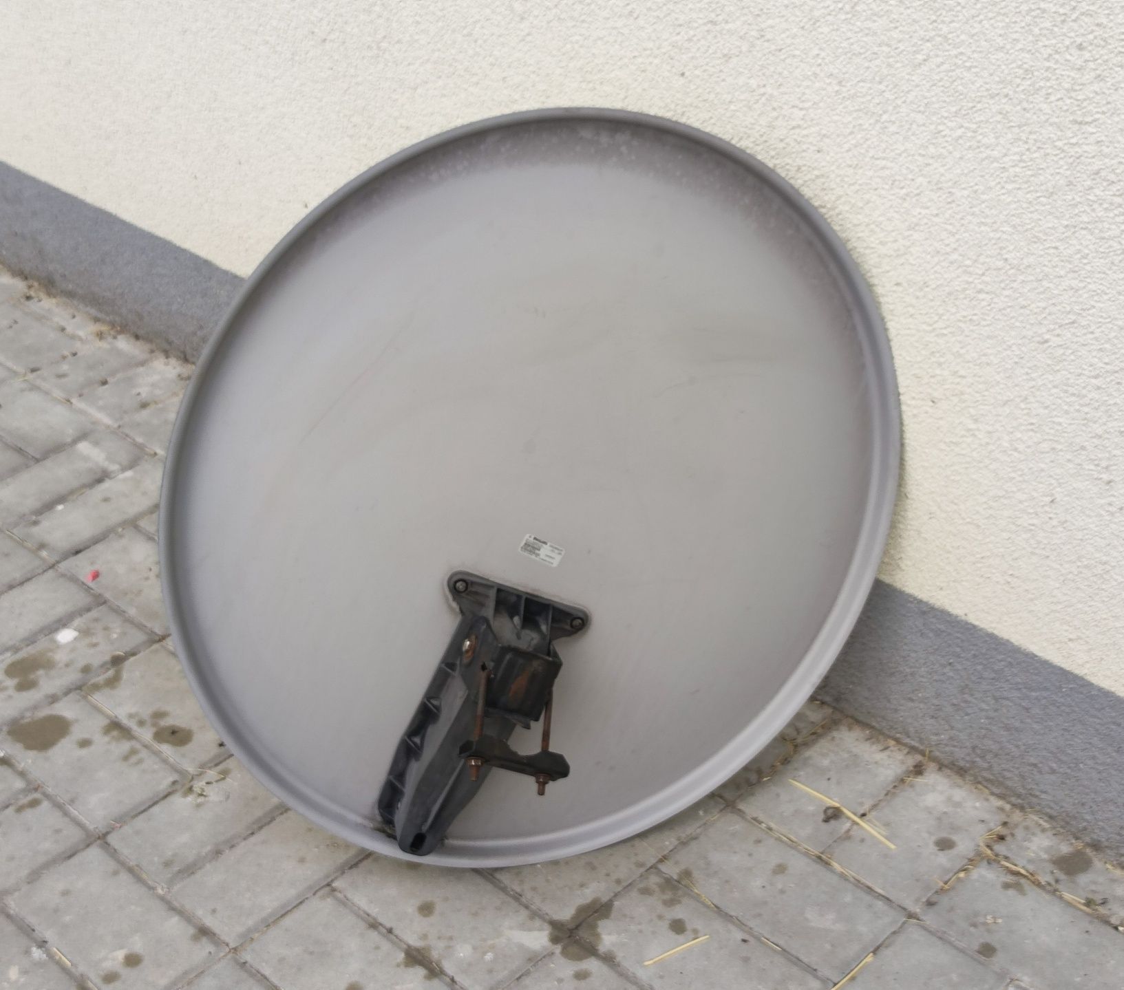 Antena satelitarna wizja tv 60 cm używanya