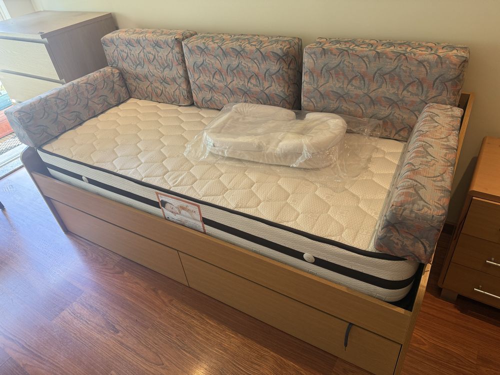 Sofá-Cama com muita arrumação