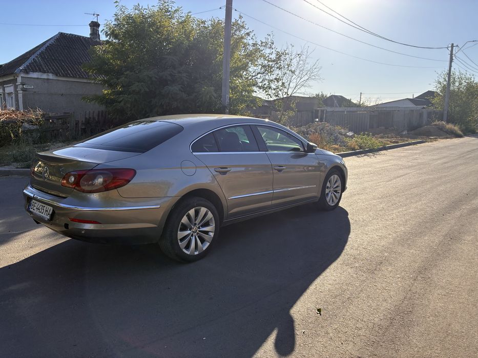 Продаю Volkswgen passat CC 2010 год