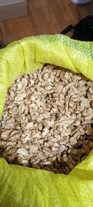 Orzechy włoskie tegoroczne ekologiczne ręcznie łuskane 4 kg