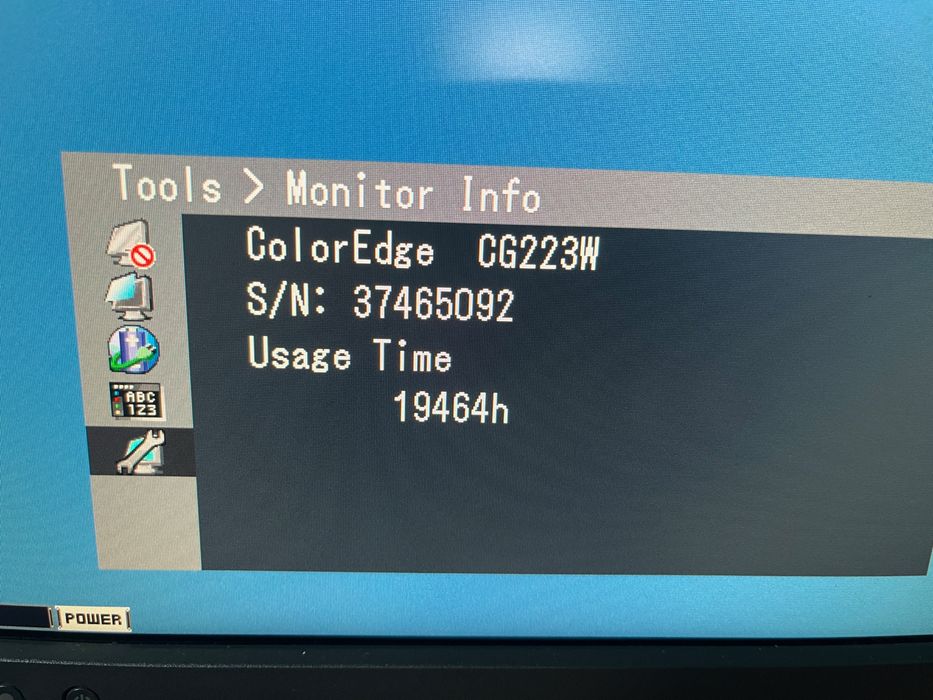 Monitor graficzy Eizo CG223W + Kaptur