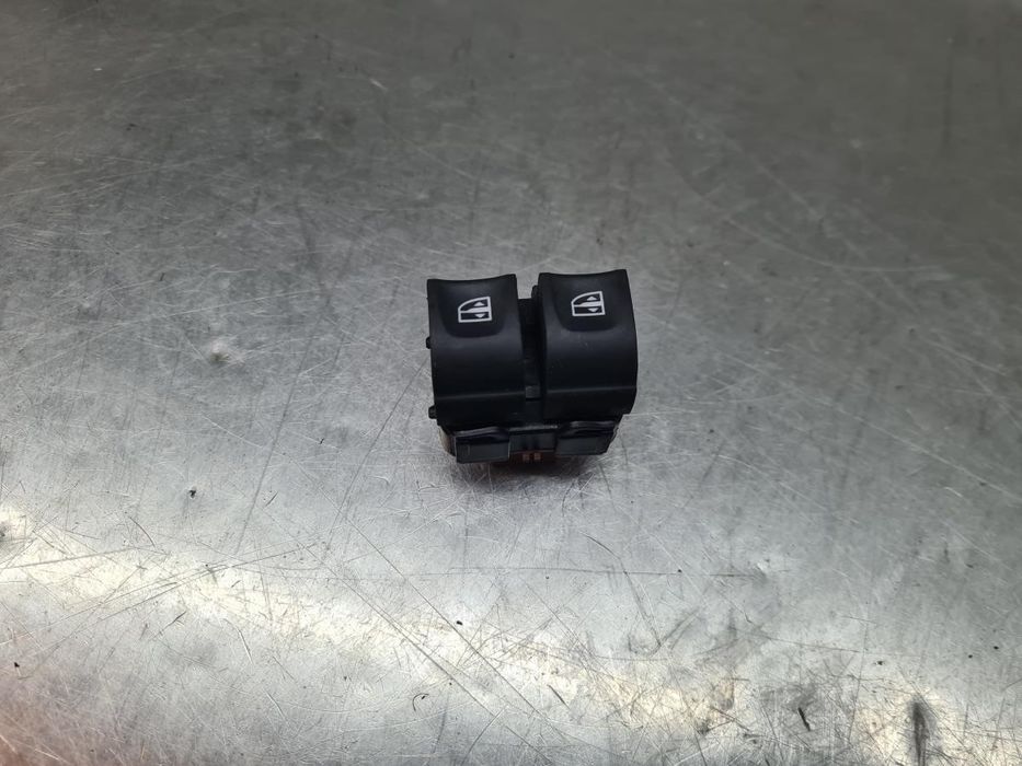 Comando / botão / interruptor vidros frente esquerdo RENAULT Captur (J