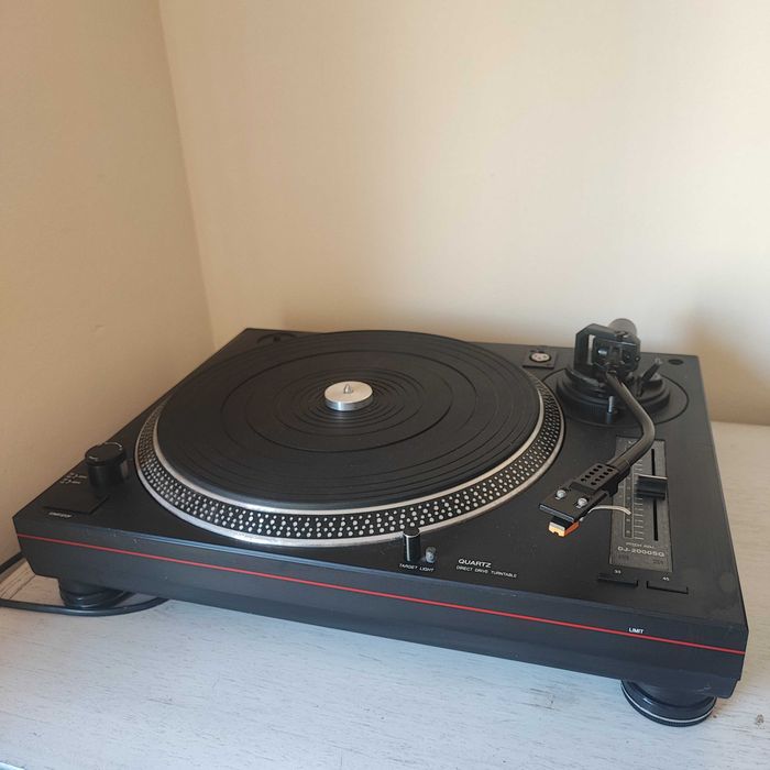 Direct Drive Turntable  Quartz