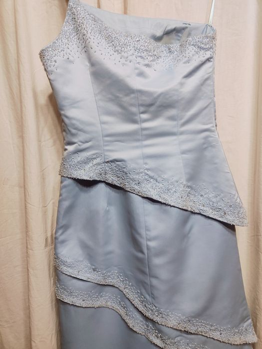 Błękitna suknia balowa weselna