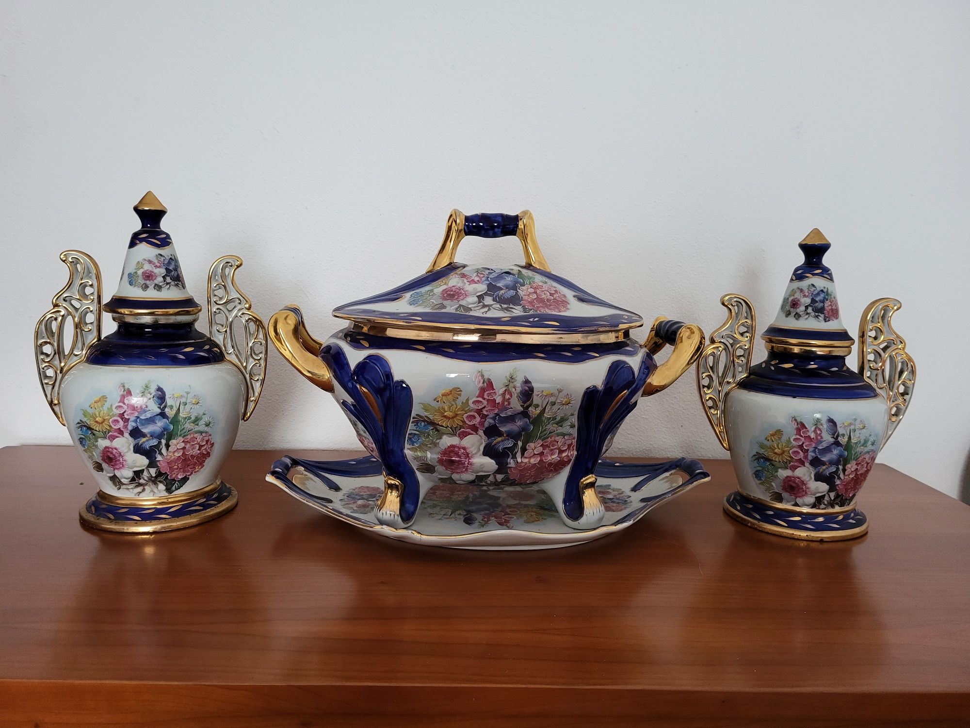 Conjunto de Terrinas