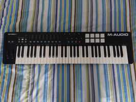 Teclado M-Audio Oxygen 61 Mk IV + Suporte stagg