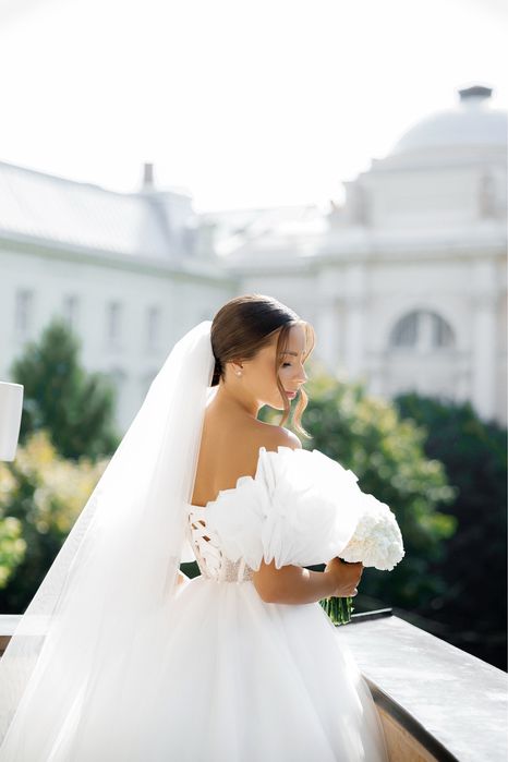 Продам весільну сукню